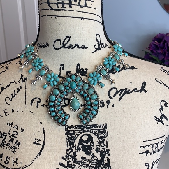 🔥 RESTOCKED! 🔥 Vintage Style Squash Blossom Statement Necklace - Picture 13 of 14